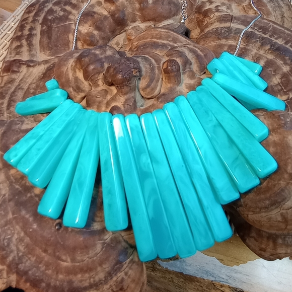 Charming Charlie Faux Turquoise Shard Collar Necklace Silver tone 17"+2"ext - Picture 6 of 9